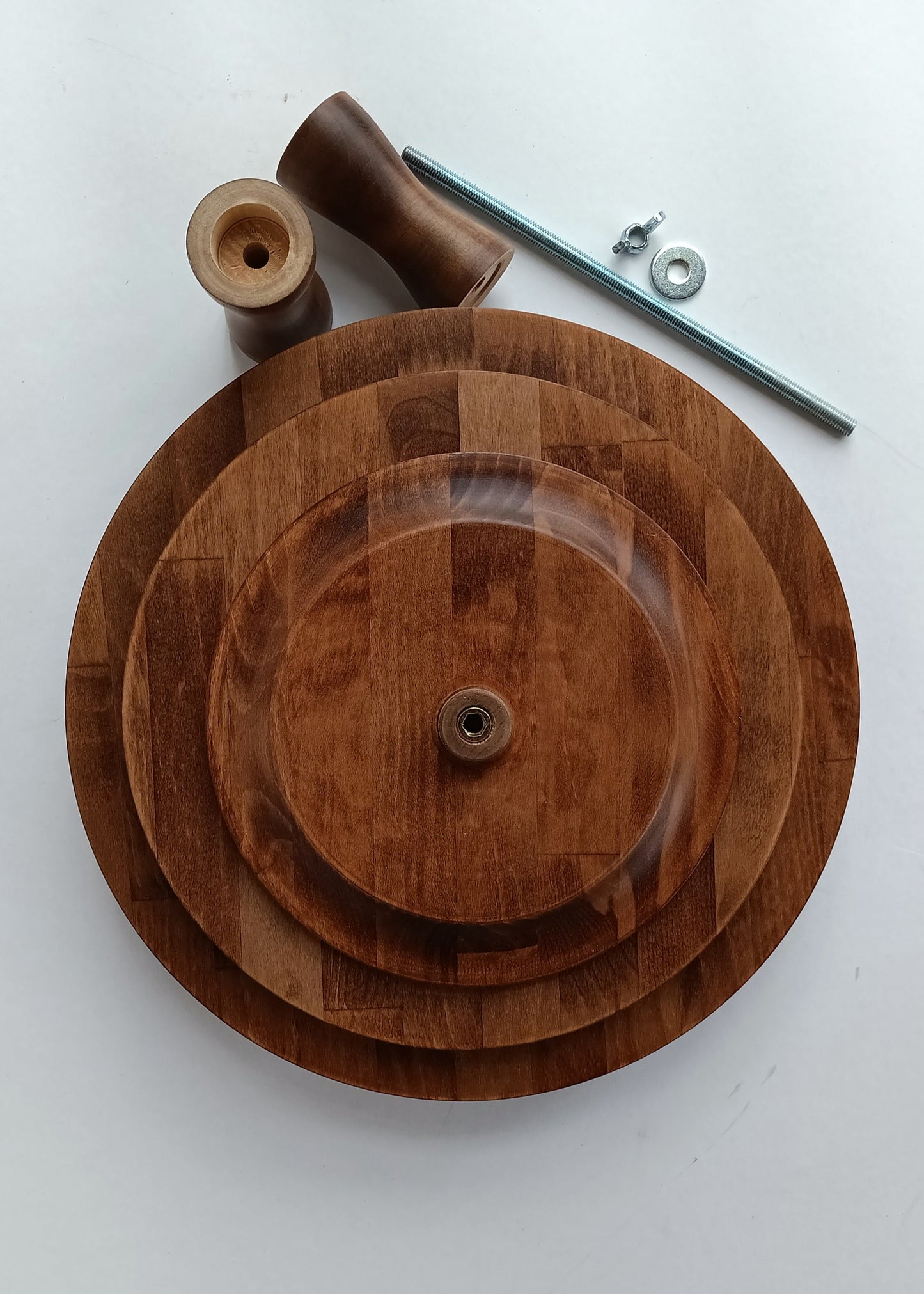 Etagere handgefertigt aus Holz Farbe Antikbraun 3 Etagen Säulen modern