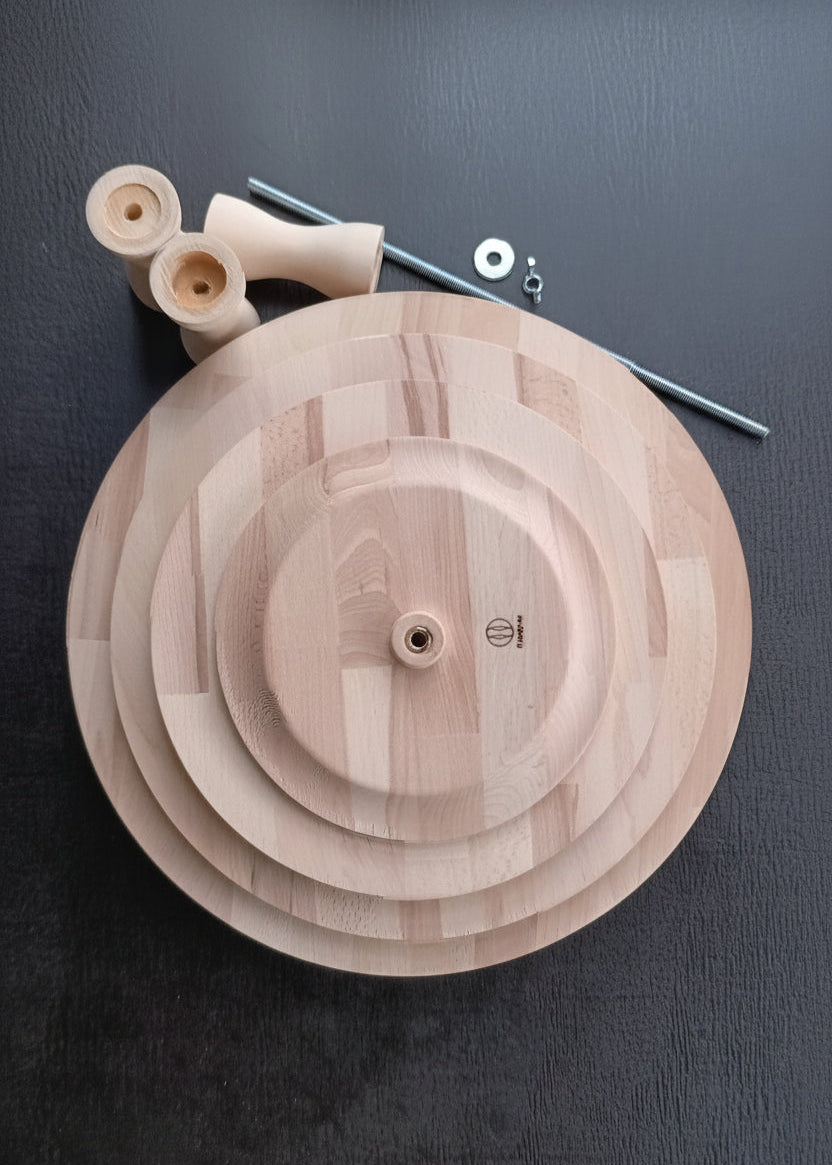 Etagere handgefertigt aus  Holz naturbelassen 4 Etagen Säulen modern