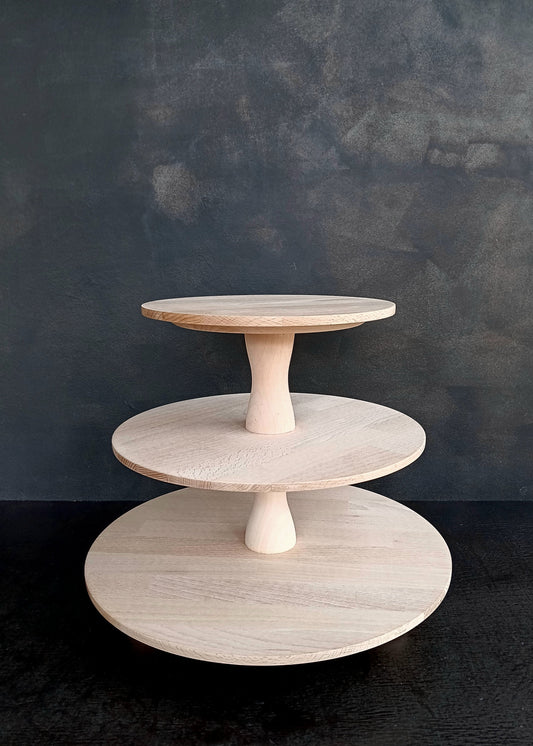 Etagere hadgefertigt aus Holz naturbelassen 3 Etagen Säulen modern