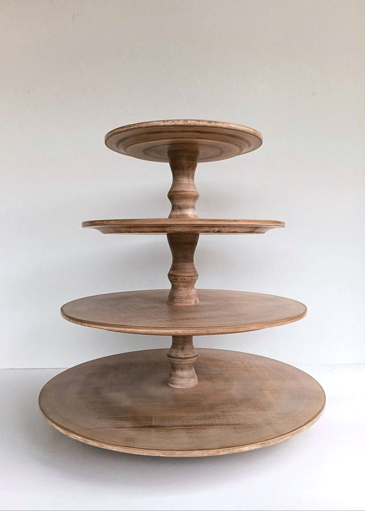 Etagere handgefertigt aus Holz Farbe Muskat 4 Etagen Säulen klassisch