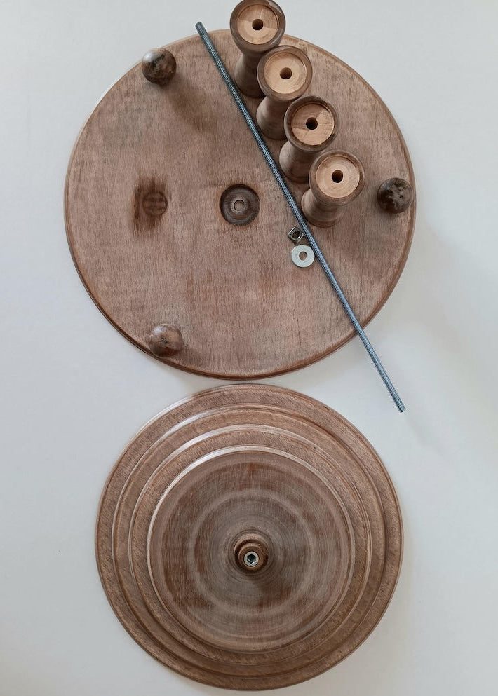 Etagere Vario handgefertigt aus Holz Farbe Muskat 3- oder 5-stöckig